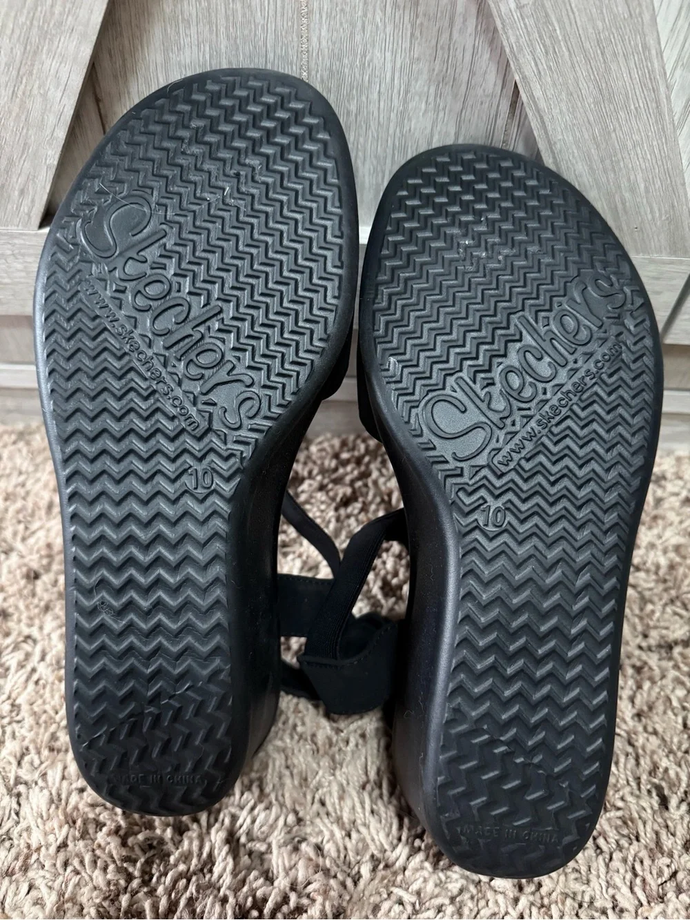 Skechers Rumblers Queen B Black Wedge Sandals Rhinestone NWOT Size 10